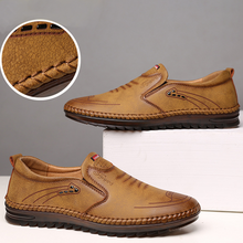 Laden Sie das Bild in den Galerie-Viewer, Handgenähte atmungsaktive Lederschuhe mit weicher Oberfläche und Sehnensohle
