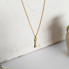 Laden Sie das Bild in den Galerie-Viewer, Vintage Buchstaben Halskette