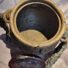 Laden Sie das Bild in den Galerie-Viewer, Magische Giftglasdekoration aus Harz