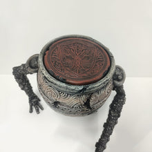 Laden Sie das Bild in den Galerie-Viewer, Magische Giftglasdekoration aus Harz