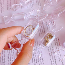 Laden Sie das Bild in den Galerie-Viewer, Transparente Schmuckschatulle in Bonbonform
