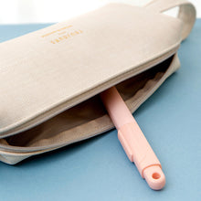 Laden Sie das Bild in den Galerie-Viewer, Mini tragbare faltbare Schere zum Auspacken in Stiftform