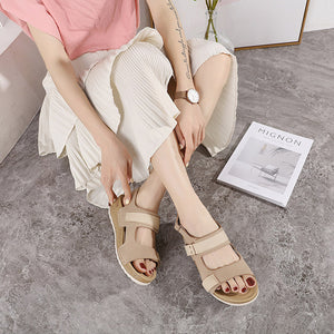 Modische vielseitige bequeme Damensandalen mit Klettverschluss und Plateausohle