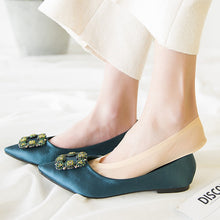 Laden Sie das Bild in den Galerie-Viewer, 3D Fußmassagekissen Damen Unsichtbare Socken