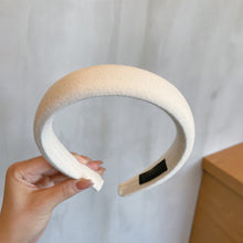 Laden Sie das Bild in den Galerie-Viewer, Neues einfarbiges breites weiches elastisches Haarband