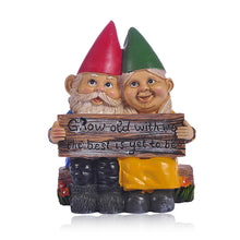 Laden Sie das Bild in den Galerie-Viewer, Niedliche Zwerg Gartenstatue