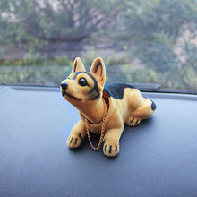 Laden Sie das Bild in den Galerie-Viewer, Niedliches Hund-Ornament Für Auto