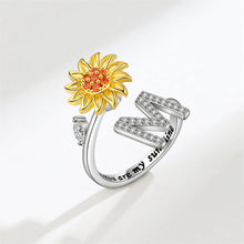 Laden Sie das Bild in den Galerie-Viewer, Tochter/Enkelin verstellbarer Sonnenblumen-Alphabet-Ring