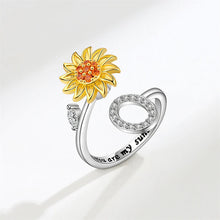 Laden Sie das Bild in den Galerie-Viewer, Tochter/Enkelin verstellbarer Sonnenblumen-Alphabet-Ring