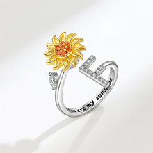 Laden Sie das Bild in den Galerie-Viewer, Tochter/Enkelin verstellbarer Sonnenblumen-Alphabet-Ring