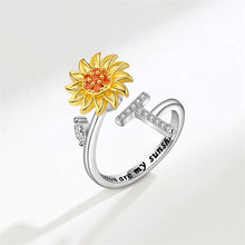 Laden Sie das Bild in den Galerie-Viewer, Tochter/Enkelin verstellbarer Sonnenblumen-Alphabet-Ring