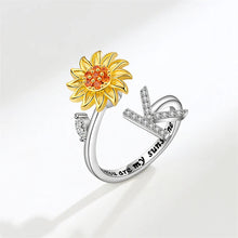 Laden Sie das Bild in den Galerie-Viewer, Tochter/Enkelin verstellbarer Sonnenblumen-Alphabet-Ring