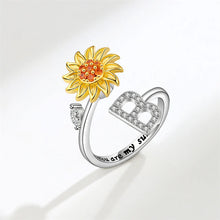 Laden Sie das Bild in den Galerie-Viewer, Tochter/Enkelin verstellbarer Sonnenblumen-Alphabet-Ring