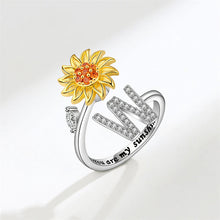 Laden Sie das Bild in den Galerie-Viewer, Tochter/Enkelin verstellbarer Sonnenblumen-Alphabet-Ring