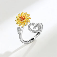 Laden Sie das Bild in den Galerie-Viewer, Tochter/Enkelin verstellbarer Sonnenblumen-Alphabet-Ring