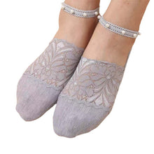 Laden Sie das Bild in den Galerie-Viewer, Perlen Spitze Socken