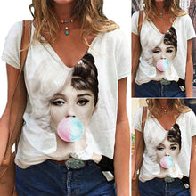 Laden Sie das Bild in den Galerie-Viewer, Audrey Hepburn Bedrucktes T-Shirt