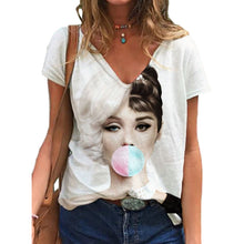 Laden Sie das Bild in den Galerie-Viewer, Audrey Hepburn Bedrucktes T-Shirt