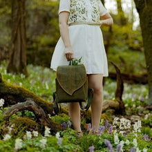 Laden Sie das Bild in den Galerie-Viewer, Rucksack aus Segeltuch mit Blattmuster