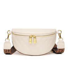 Laden Sie das Bild in den Galerie-Viewer, Rhombus Brusttasche aus weichem Leder
