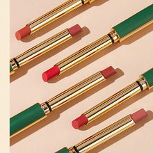 Laden Sie das Bild in den Galerie-Viewer, Samtmatter wasserfester schweißfester Lippenstift