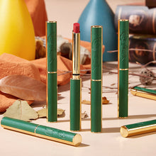 Laden Sie das Bild in den Galerie-Viewer, Samtmatter wasserfester schweißfester Lippenstift