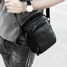 Laden Sie das Bild in den Galerie-Viewer, Vertikale quadratische Umhängetasche aus Leder für Herren