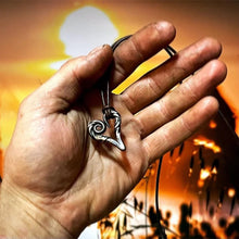 Laden Sie das Bild in den Galerie-Viewer, Vintage Kreuz/Herz Halskette