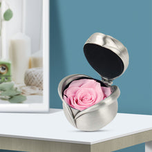 Laden Sie das Bild in den Galerie-Viewer, Handgemachte Ewige Rosen in der Metallbox