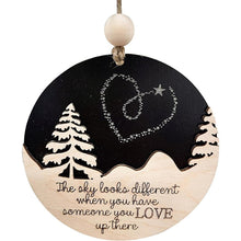 Laden Sie das Bild in den Galerie-Viewer, Weihnachtsbaum-Doppelanhänger aus Holz