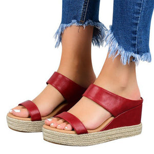 Rutschfeste Damensandalen mit dicker Sohle