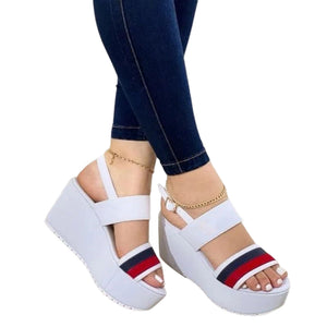 Lässige Damensandalen mit dicker Sohle