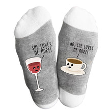 Laden Sie das Bild in den Galerie-Viewer, Socken in den Farben von Weihnachten