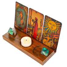 Laden Sie das Bild in den Galerie-Viewer, Tarot Kerzenhalter aus Holz