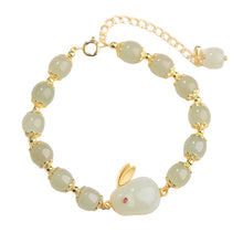 Laden Sie das Bild in den Galerie-Viewer, Süße Kaninchenarmband aus natürlicher Jade