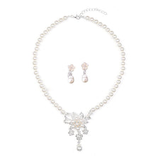 Laden Sie das Bild in den Galerie-Viewer, Kristall-Diamant-Perlenkette und Ohrring-Set