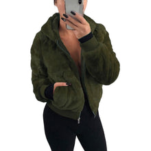 Laden Sie das Bild in den Galerie-Viewer, Plüschjacke mit Kapuze