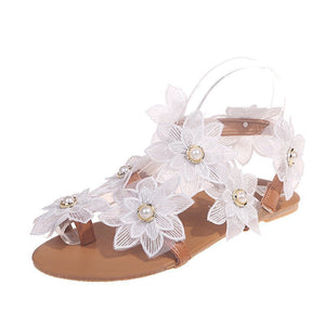 Lässige Damensandalen mit Chiffonblume und Perlen