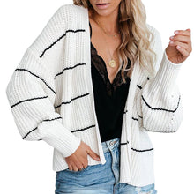 Laden Sie das Bild in den Galerie-Viewer, Gestreifte Strickjacke