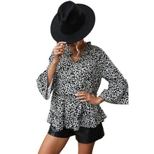 Laden Sie das Bild in den Galerie-Viewer, Leopardenmuster-Bluse mit ausgestellten Ärmeln