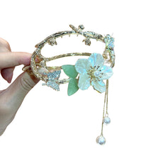 Laden Sie das Bild in den Galerie-Viewer, Schmetterlings-Haarnadel mit Blumenfransen