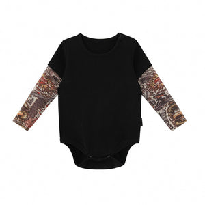 Gefälschtes zweiteiliges Langarm-T-Shirt mit Blumenarm