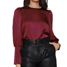 Laden Sie das Bild in den Galerie-Viewer, Geknöpftes Satinhemd mit Rundhalsausschnitt