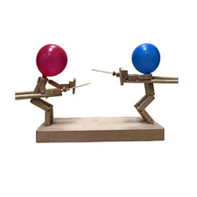 Laden Sie das Bild in den Galerie-Viewer, Handgefertigte Zaunpuppen aus Holz