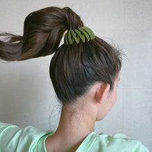 Laden Sie das Bild in den Galerie-Viewer, Lazy Bird's Nest Plate Hairpin