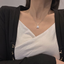 Laden Sie das Bild in den Galerie-Viewer, Damen Glücksblatt Zirkon Halskette