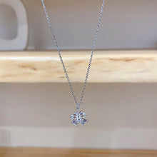Laden Sie das Bild in den Galerie-Viewer, Damen Glücksblatt Zirkon Halskette