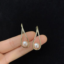 Laden Sie das Bild in den Galerie-Viewer, Damen modische kreative einfache goldene Perlenohrringe