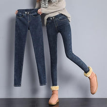 Laden Sie das Bild in den Galerie-Viewer, Doppelte Fleece-Thermo Jeans Hose