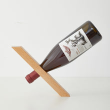 Laden Sie das Bild in den Galerie-Viewer, Ausgeglichenes Weinregal